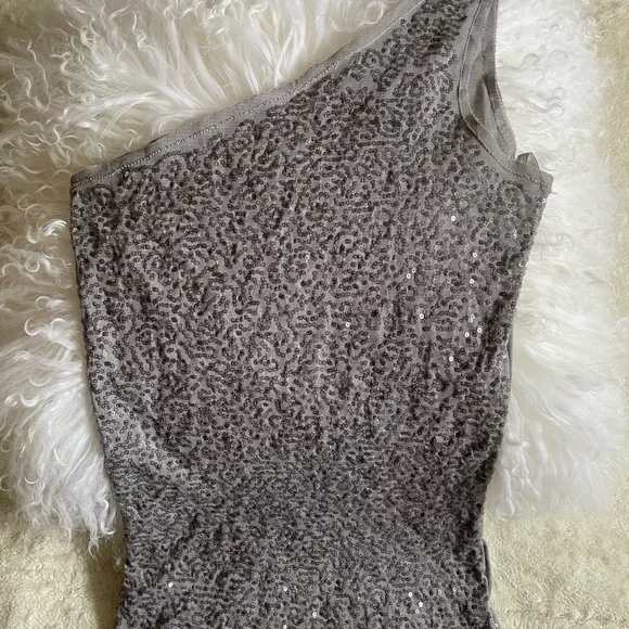 Y2K ✨Urban Behavior Asymmetrical Sequin Top - Picture 3 of 7